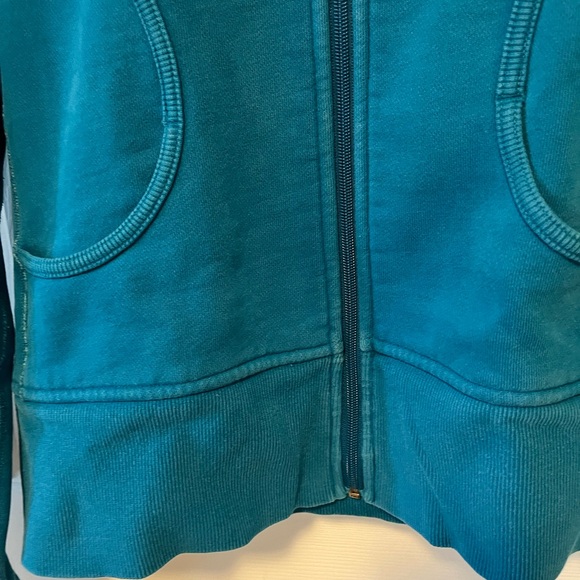 🍋Vintage Lululemon Scuba Hoodie -no size dot but fits like a 6 - Picture 4 of 8